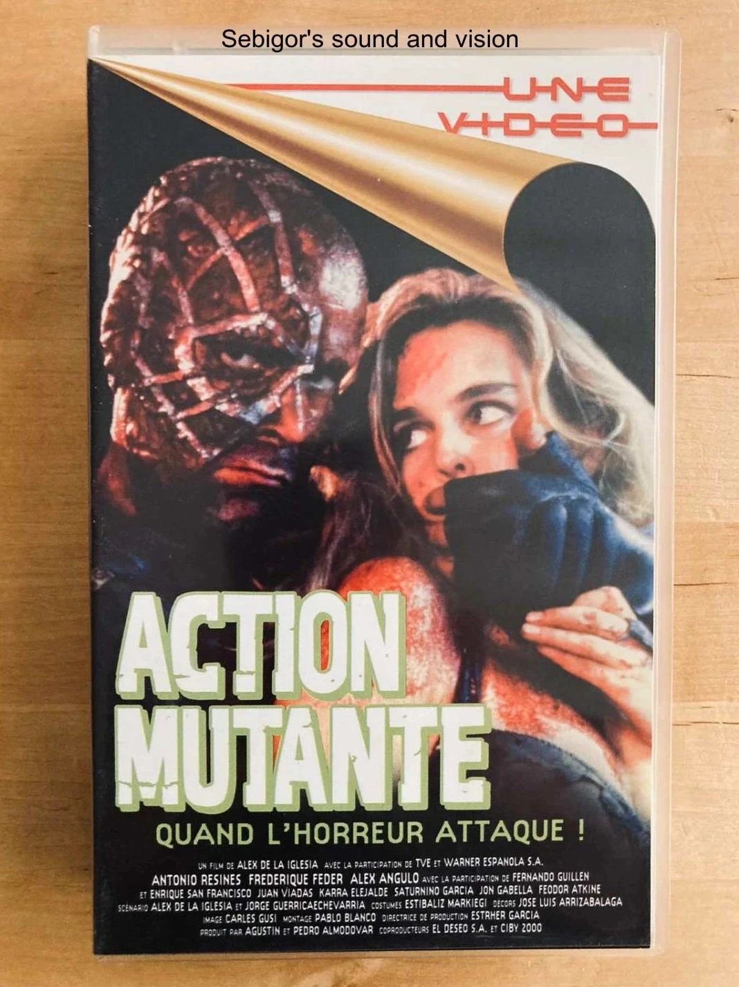 Cassette VHS Action Mutante de Alex de la Iglesia.